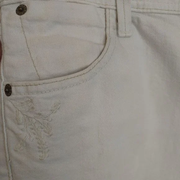 Eddie Bauer Women's White Embroidered Pocket Denim Ankle Jeans 4R - Picture 2 of 5